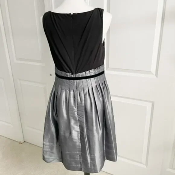 Jessica Simpson Black Silver Sleeveless Pleated Dress with Belt Tulle Size 12 - Picture 3 of 5